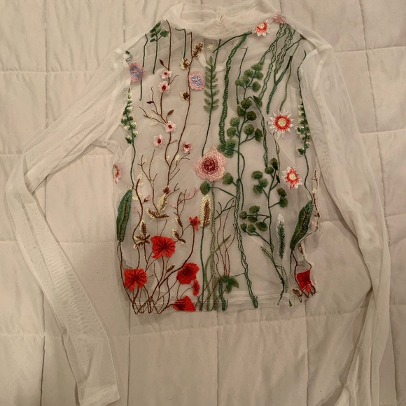 Sheer Embroidered Crop - Picture 3 of 4